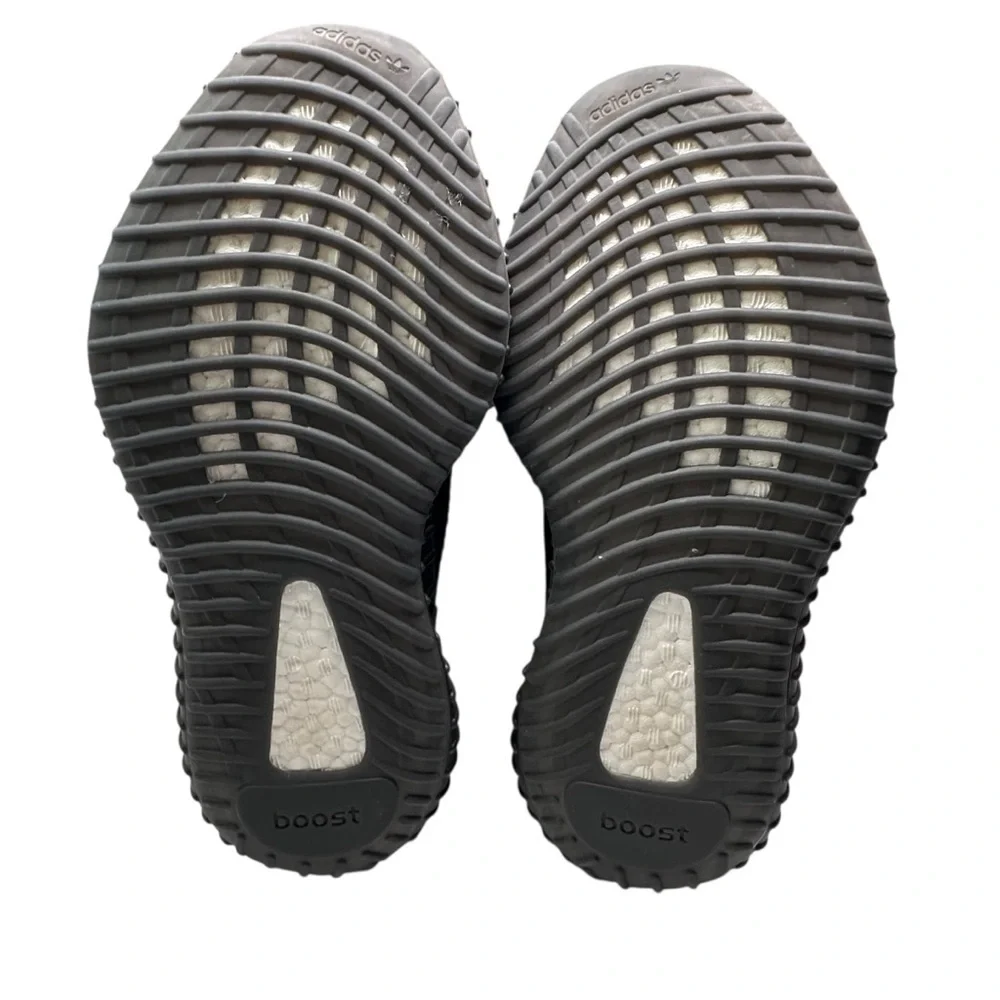 Yeezy Boost 350 V2 Black and Red Size 8 - Picture 3 of 13